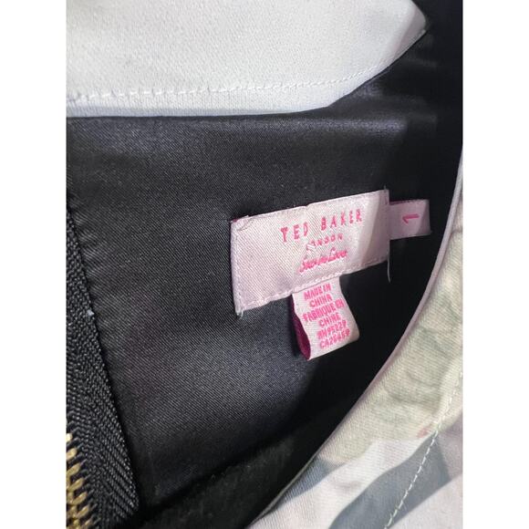 Ted Baker Romper Short Sleeve CHIC Floral Navy Size 1 (US sz 4) Zipper Back - Picture 5 of 6